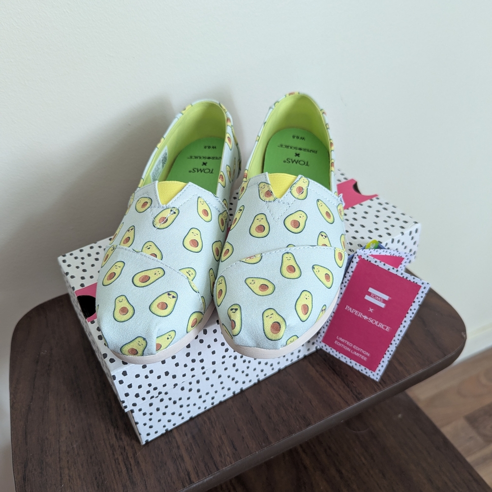 TOMS X Paper Source Avocado Print Shoes - Green and White, Women's Sz 6.5